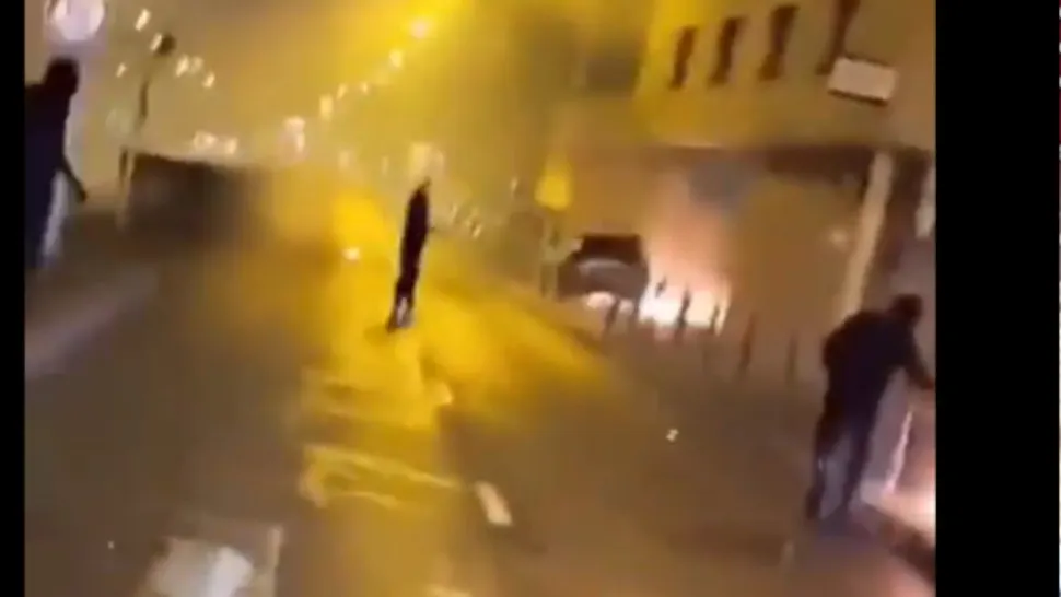 9 persoane, reținute după un atac cu artificii asupra unei secții de poliție dintr-o suburbie a Parisului VIDEO