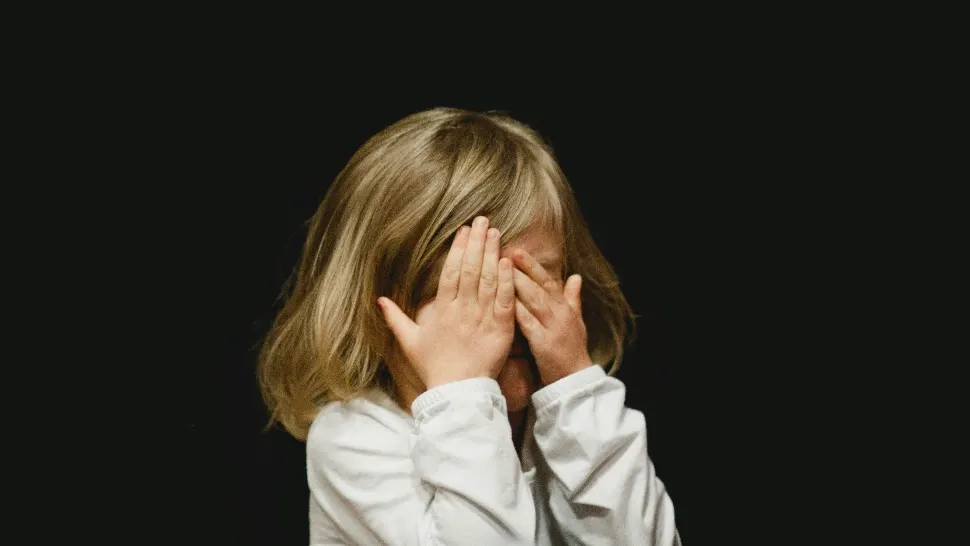 Creștem cea mai deprimată generație de copii? Concluziile alarmante ale unei experte în parenting: unde greșesc părinții