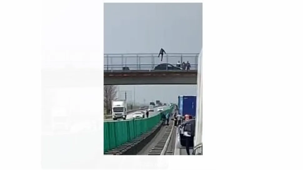 Autostrada Soarelui, blocată din cauza unui bărbat care vrea să se arunce de pe un pod