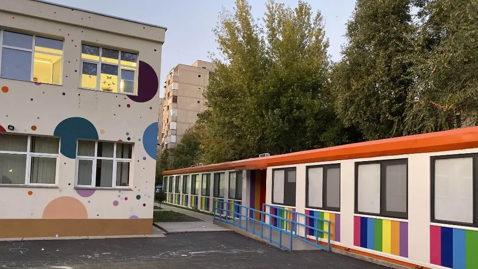 Noi construcții modulare la două școli din sectorul 4