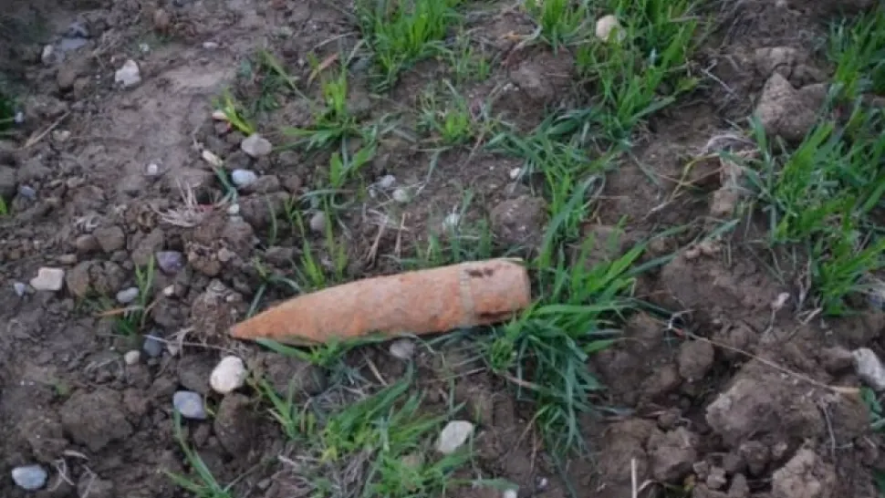 Momente de panică pentru elevii unei școli din Galați. Un coleg a venit cu un..obuz la școală