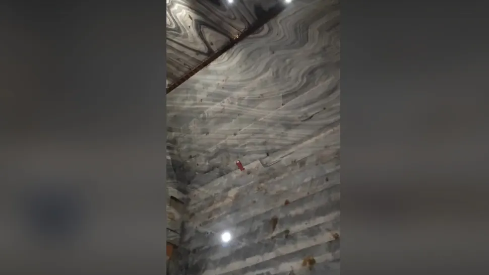 Muncitor decedat în salina Slănic Prahova, coborât cu targa de la înălțime. VIDEO