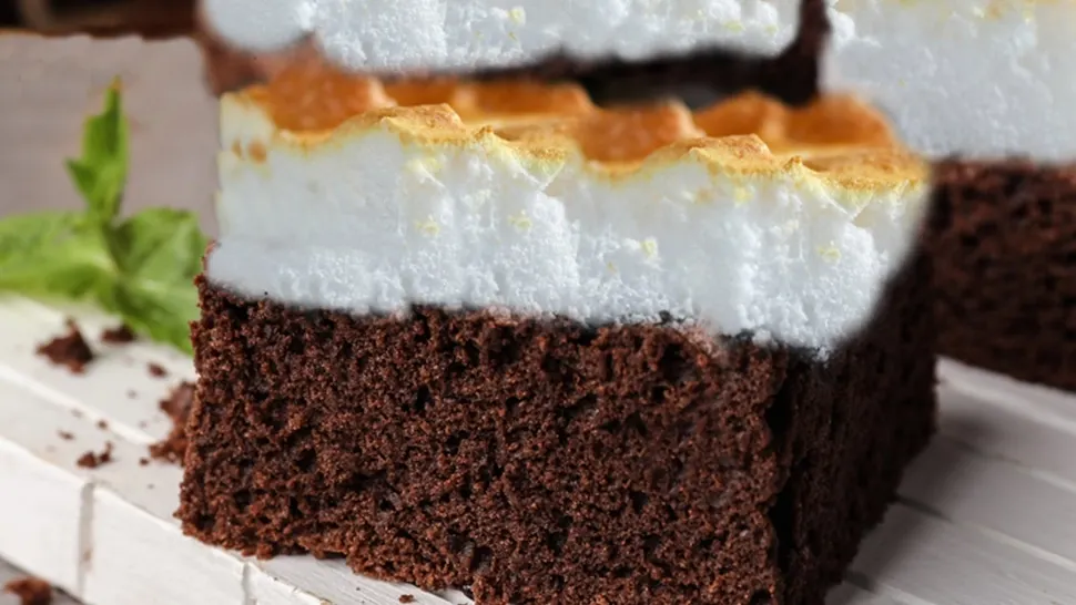 Negresă cu bezea. Una dintre cele mai adorate prăjituri, într-o variantă delicioasă