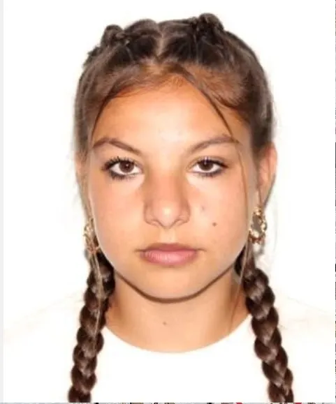 O adolescentă de 15 ani, din Bacău, este căutată de Poliție. Fata a fost dată dispărută după două săptămâni de când a plecat de acasă