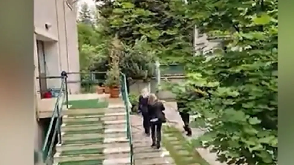 Iliescu, audiat în secret în dosarul Mineriadei! Procurorii au intrat pe furiș în vila fostului președinte și au ieșit după doar 10 minute