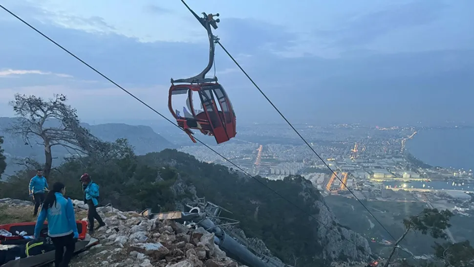 Accident devastator la o telecabină: o persoană a murit și alte 10 au fost grav rănite