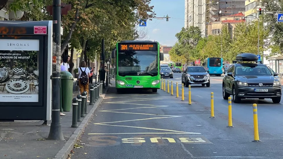 Experiment inedit despre haosul rutier din București: În 60 de minute, pe banda de autobuz au circulat 65 de mașini și motociclete