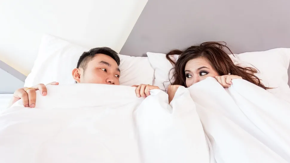 Sexologii aruncă în aer miturile inspirate de industria porno. Care este durata considerată normală a unui act sexual