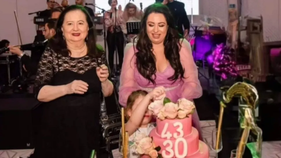 Ce mesaj a transmis Oana Roman în ziua în care mama sa ar fi împlinit 84 de ani: „Sper să sărbătorești!”