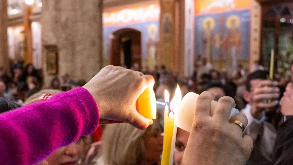 Sfânta Lumină de la Ierusalim ajunge și în 2026 în România. Patriarhia confirmă aducerea ei în țară, în ciuda tensiunilor din Israel