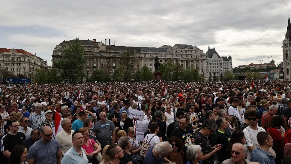 Proteste de amploare la Budapesta. Zeci de mii de susținători ai opoziției au cerut demisia lui Viktor Orban - VIDEO