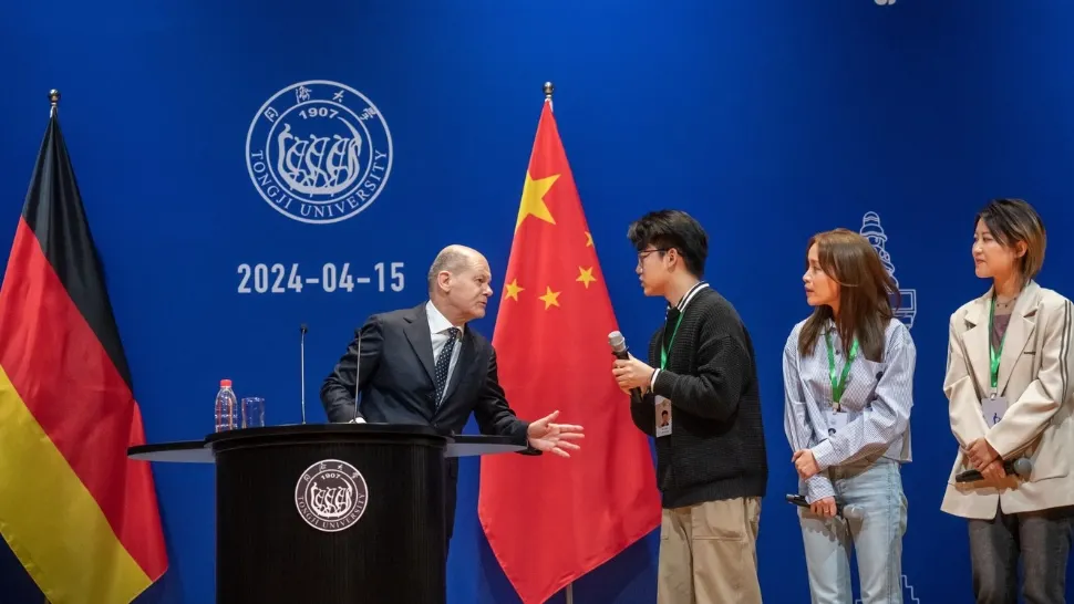Cancelarul Germaniei, Olaf Scholz, a ajuns să le vorbească studenților chinezi despre canabis