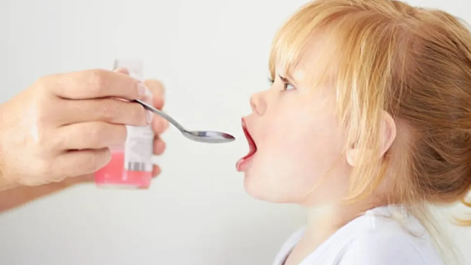 Sirop de tuse pentru copii, retras din farmacii. Toxina periculoasă pe care o conține 