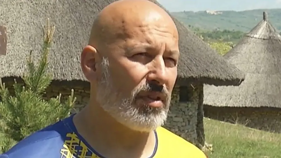Cornel Dinicu a organizat picnic la Ferma Dacilor chiar pe locul unde 8 oameni, inclusiv fiul lui de 11 ani, au ars de vii