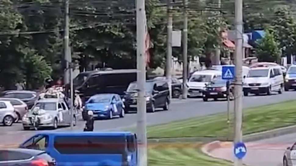 Polițistul care a căzut la datorie de Paște, condus pe ultimul drum în sunetul sirenelor. Cortegiul funerar s-a întins pe toate străzile orașului