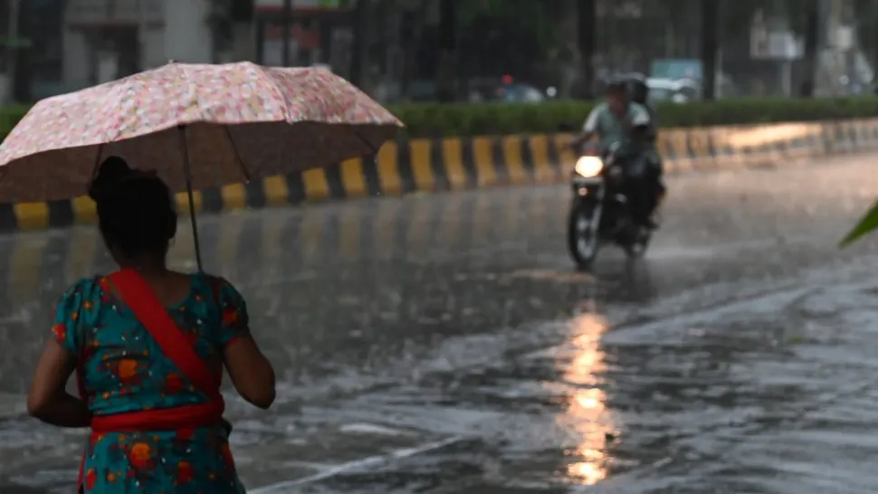 Furtună devastatoare în Mumbai: cel puțin 14 morți, 70 de răniți după prăbușirea unui panou publicitar - VIDEO