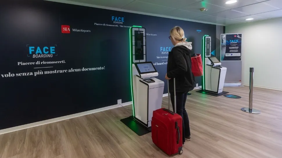 Îmbarcarea în avion. Ce este tehnologia faceboarding VIDEO