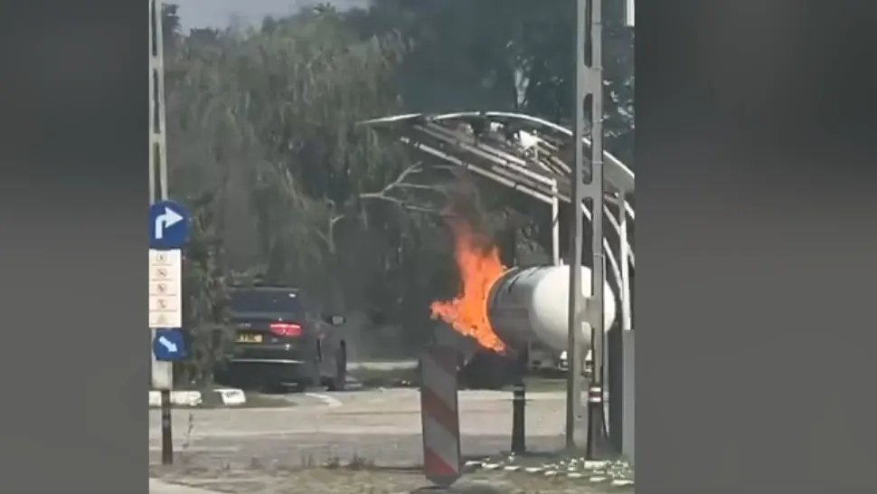 Stație GPL în flăcări în urma unui accident produs între două autoturisme