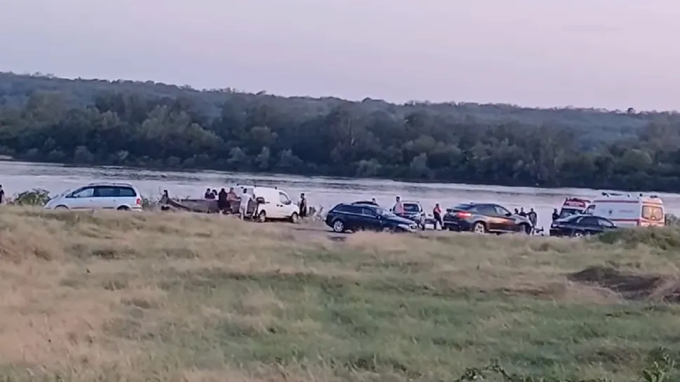 Un tânăr din Mehedinți s-a înecat sub ochii tatălui său. Ce l-a împiedicat pe părinte să intervină