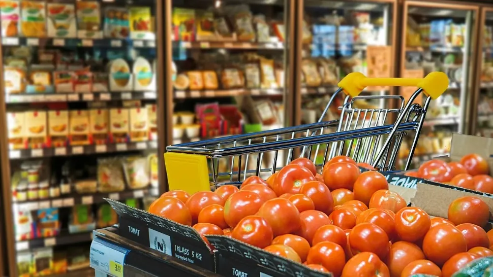 Scandal pe plafonarea prețurilor la alimente. Retailerii se opun categoric acestei măsuri: sunt așteptate noi SCUMPIRI