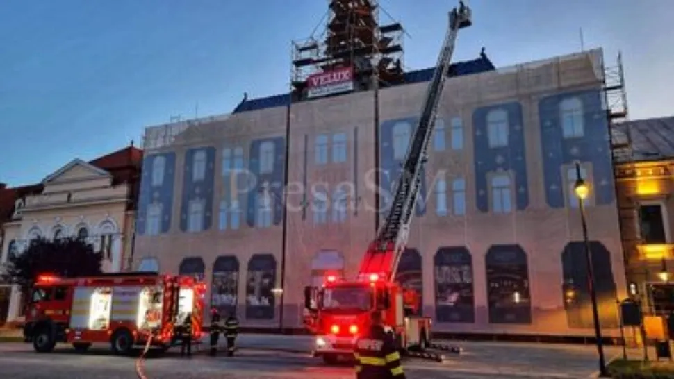 Incendiu puternic la un hotel din Satu Mare: intervenție contracronometru a pompierilor - VIDEO