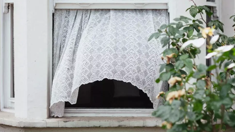 Te poți îmbolnăvi dacă "te trage curentul"? Unde se termină mitul și începe realitatea