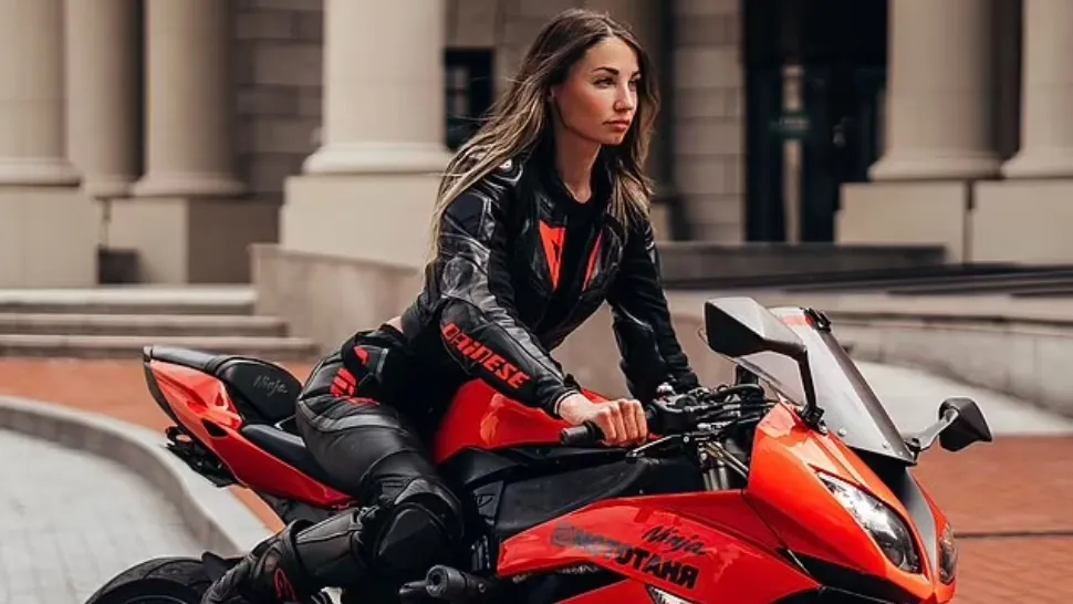 Cea mai frumoasă MOTOCICLISTĂ  a Rusie a murit într-un accident infiorător - FOTO GALERIE
