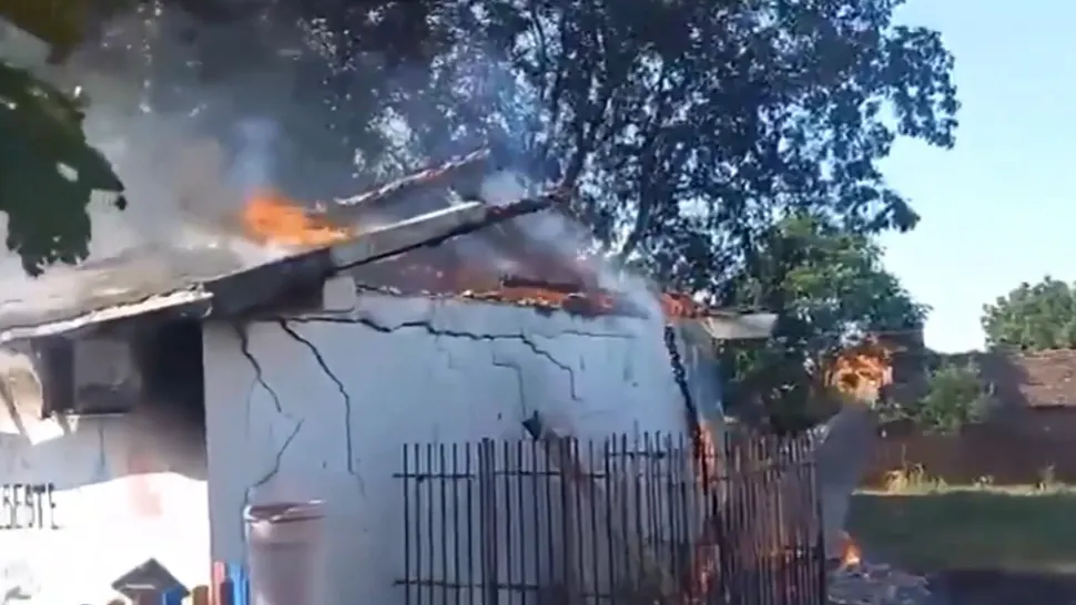Un adolescent era să dea foc școlii din Deveselu. Incendiul a cuprins toaleta și o anexă a unității de învățământ