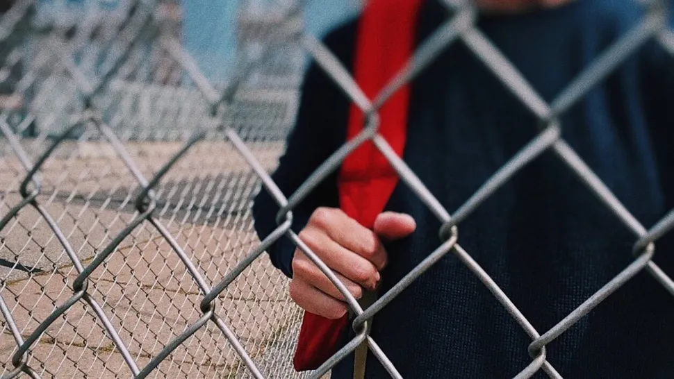 Comuna din România unde un elev s-a întors la școală în timpul vacanței. Adolescentul de 15 ani venise la furat: dauna, uriașă!