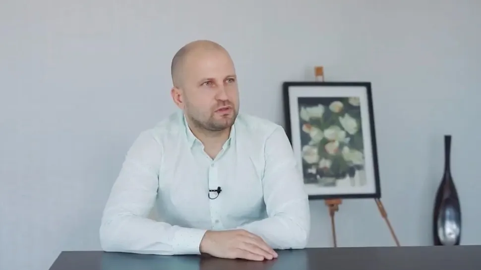 Drumul banilor: cum a fost prins în flagrant Cezar Verziu, afaceristul din Capitală care a inventat mita pe metru pătrat. Bărbatul plimba o pungă cu 70.000 de euro!