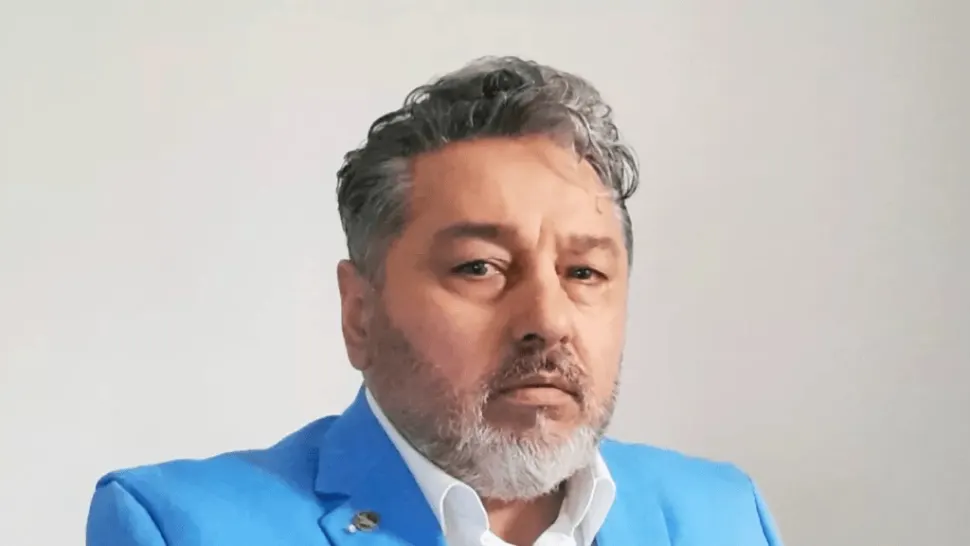  "Avocatul Cassanova", dat în urmărire generală. După ce a scăpat de acuzația de determinare a sinuciderii, a fugit din țară chiar înainte de condamnarea pentru șantaj