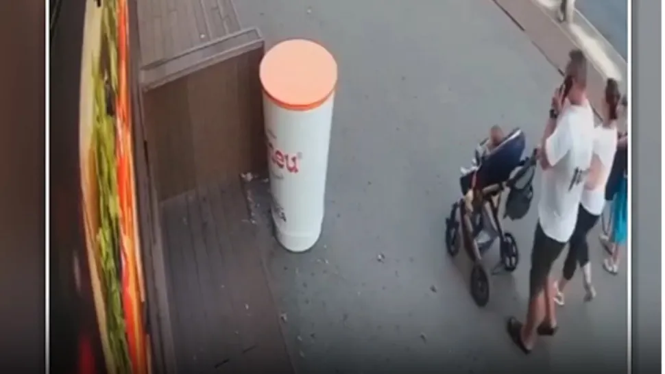TRAGEDII evitate în ultima clipă la Galați și Cluj. Cum a scăpat ca prin minune de MOARTE o familie cu un bebeluș în cărucior