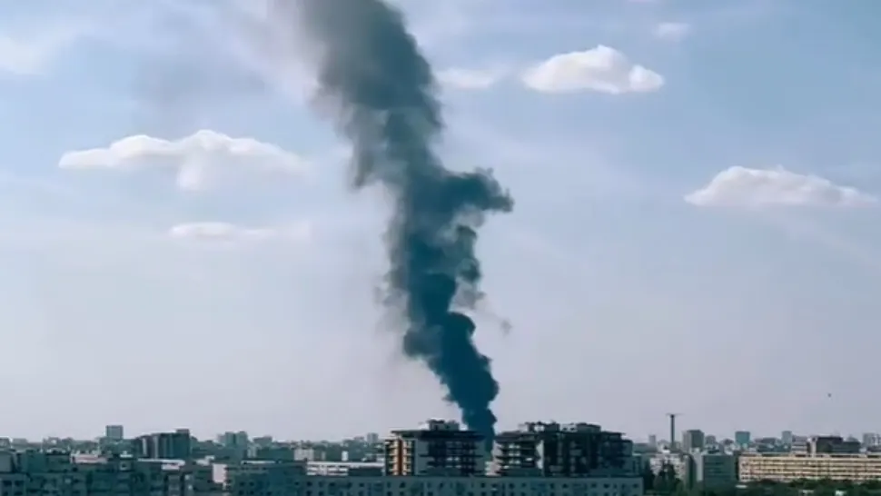 Incendiul din Sectorul 3 al Capitalei a fost lichidat. 40 de persoane, EVACUATE din cauza pericolului de intoxicare cu fum