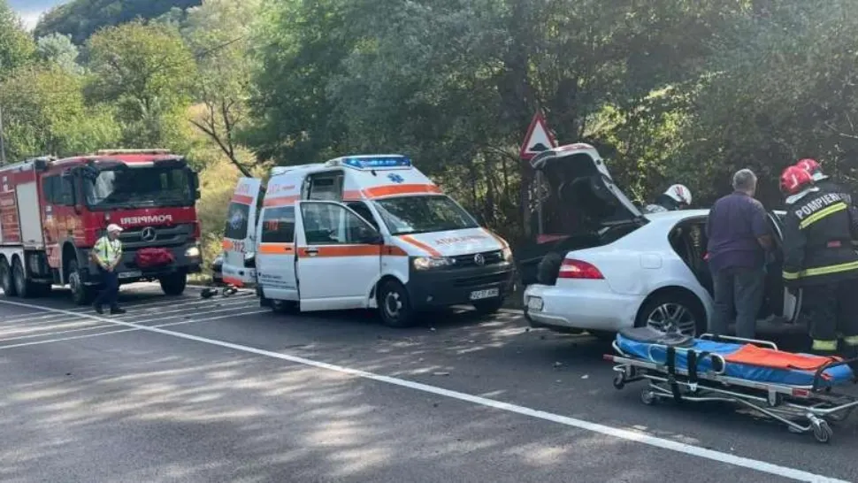 Accident în lanț pe Valea Oltului, la Robeşti. În zonă se circulă alternativ