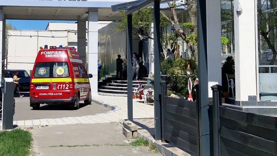 S-a aruncat de la etajul 10, în piscină. Detalii șocante despre tânărul care s-ar fi sinucis la Mamaia. I se spunea "Hackerul"