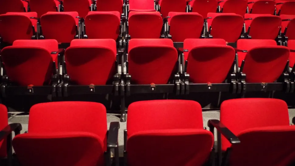 Bune maniere la cinema, reguli ce trebuie respectate. Sigur nu știai asta!