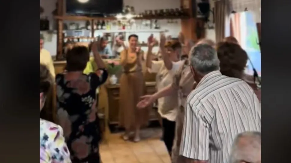 Imagini INEDITE: Pensionari care se distrează ca să uite de griji VIDEO