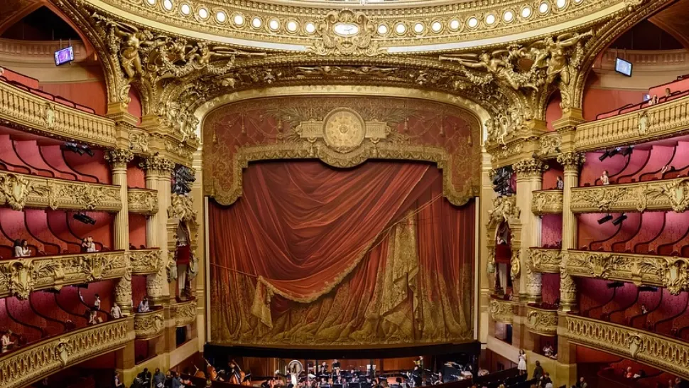 Bune maniere în sălile de teatru. Ce este total interzis să faci