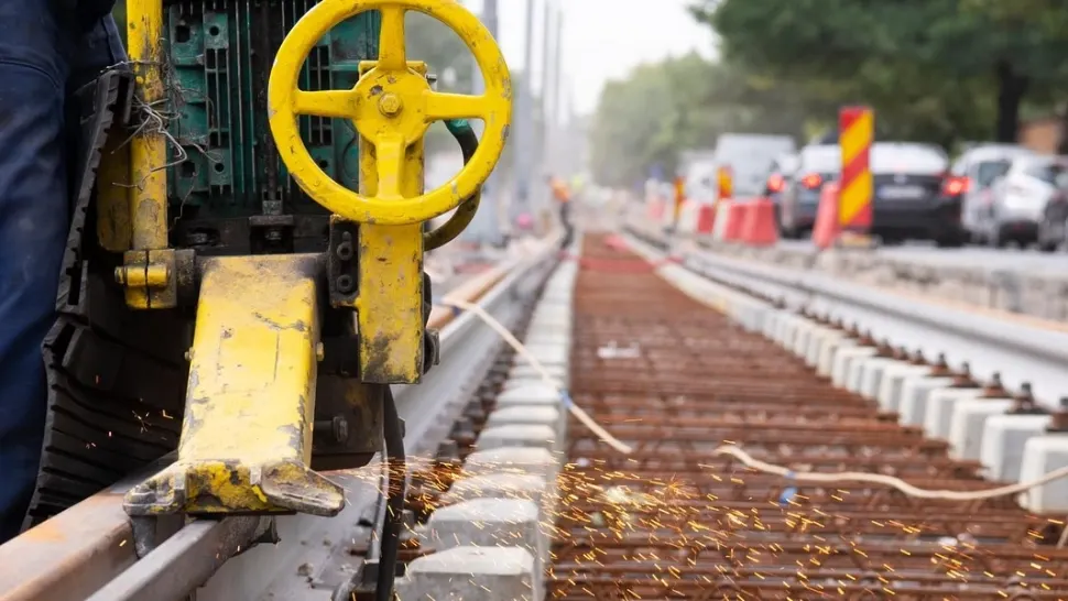 Urmează 6 luni cu restricţii de circulaţie în zona Depoului Titan. Încep lucrările de modernizare a liniilor de tramvai de pe strada Nicolae Teclu