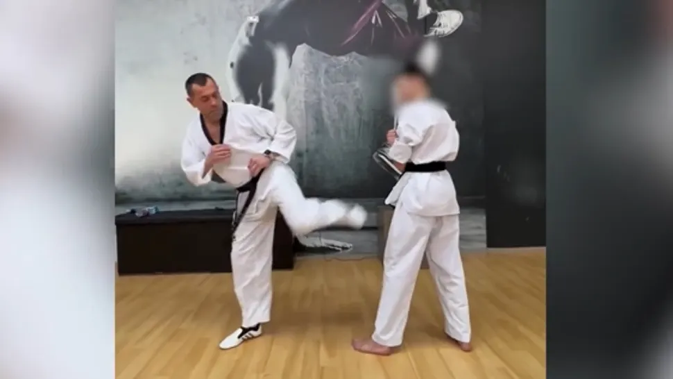 Antrenorul de karate acuzat că a agresat sexual mai multe minore, plasat sub control judiciar. Decizie uluitoare a instanței