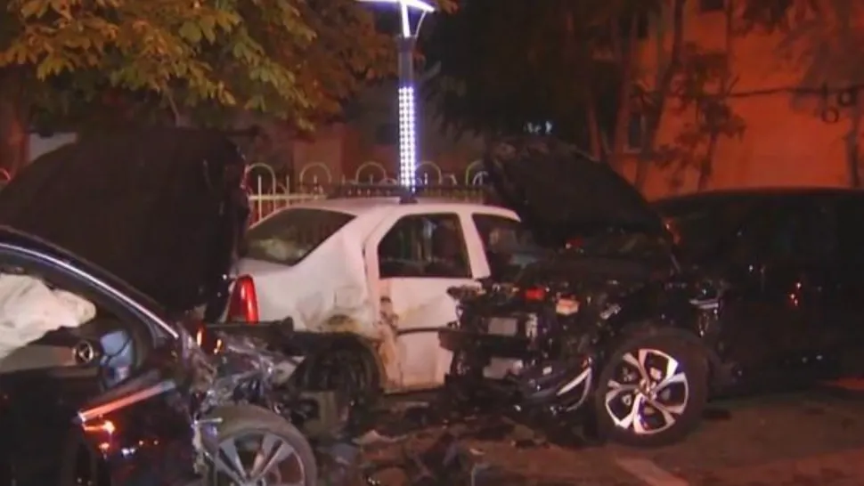 Accident grav, în București: o tânără de 16 ani, urmărită de Poliție, a scăpat mașina de sub control și a făcut prăpăd: mai multe victime! 