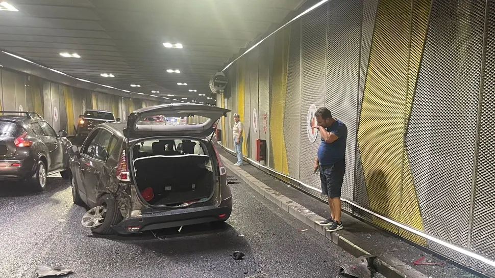Un accident în Pasajul Unirii a paralizat circulația în zonă. Trei autoturisme, avariate grav 