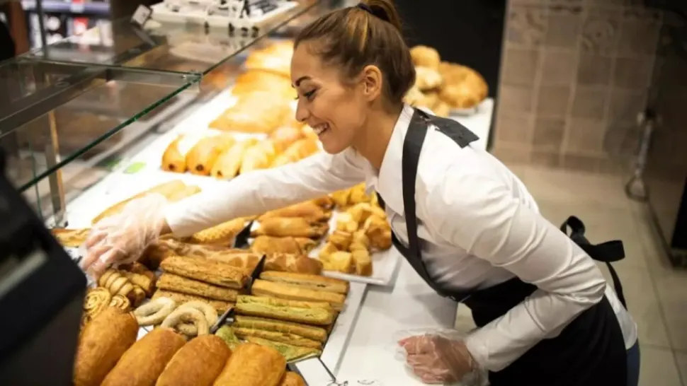 De ce supermarketurile pun brutăria la intrare. Trucul prin care te ademenesc să cumperi mai mult