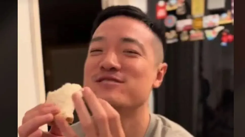 Reacția unui chinez după ce gustat salată de vinete românească? Filmarea a devenit virală - VIDEO
