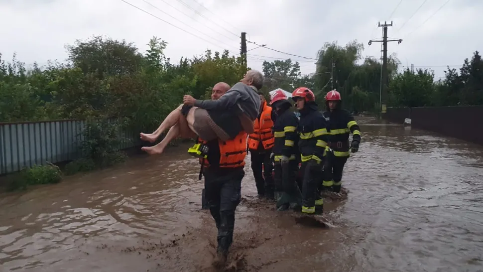 Cod ROȘU de ploi torențiale în Galați și Vaslui. Cod GALBEN și în Constanța. Prăpăd în Galați: 4 oameni au murit după inundațiile apocaliptice - LIVE TEXT