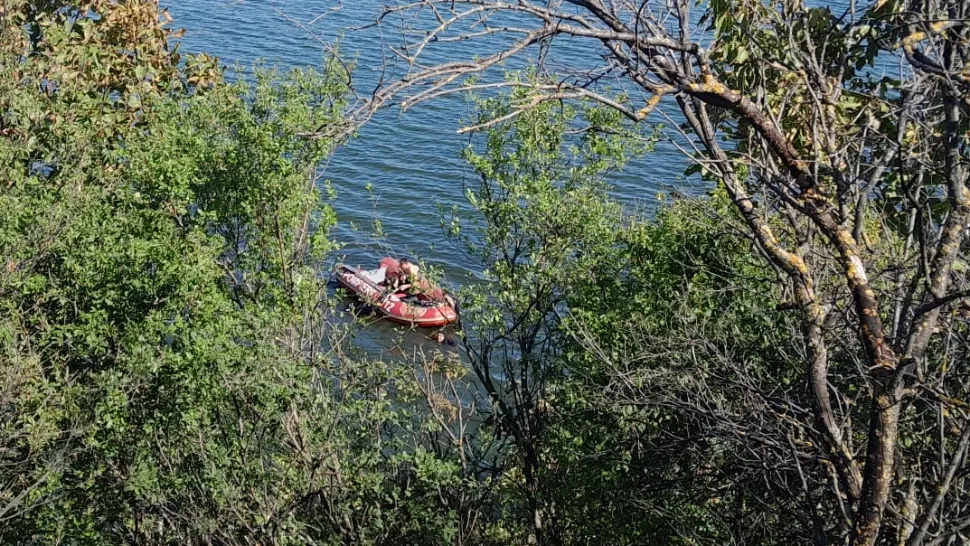 Un tânăr a murit după ce a plonjat cu mașina în lacul Pantelimon. Eforturile de resuscitare ale salvatorilor au fost în zadar 