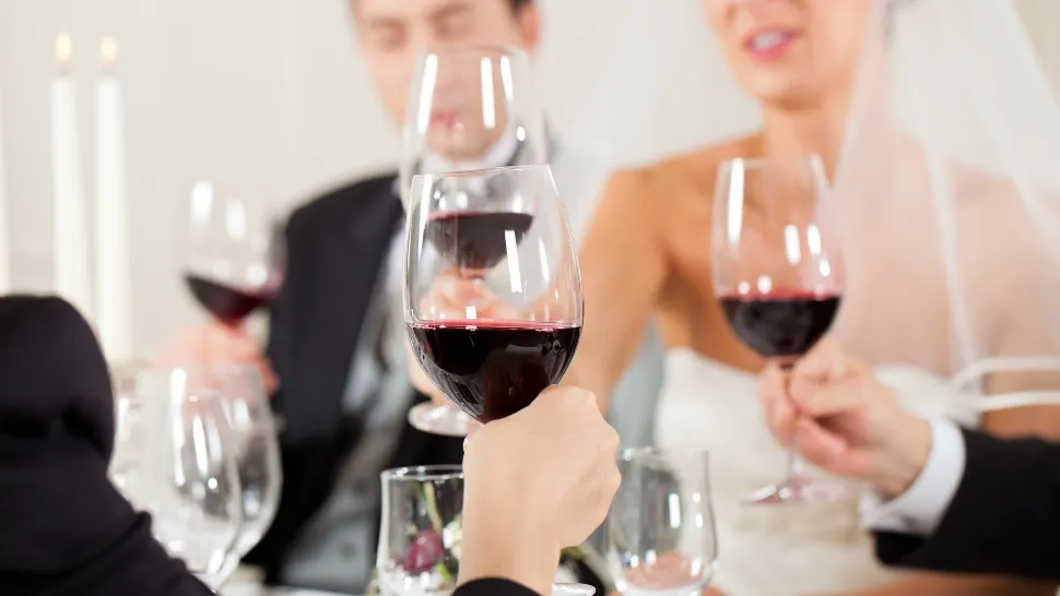 Tragedie la o nuntă, în Suceava. Un invitat a murit după ce i s-a făcut rău în timpul evenimentului