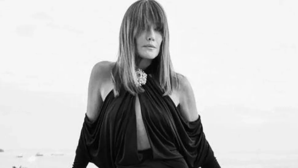 Fosta primă doamnă a Franței, defilează în lenjerie intimă la 56 de ani. Fotomodelul a atras toate privirile
