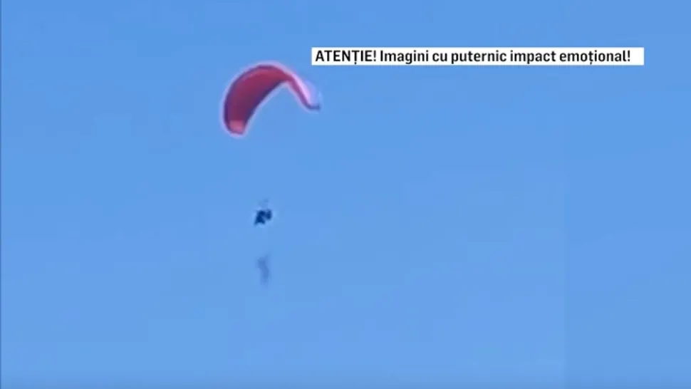 Primele IMAGINI cu parapantistul mort de la Brașov: momentul în care i s-a desprins echipamentul. Bărbatul de 47 de ani s-a prăbușit de la 100 de metri înălțime 