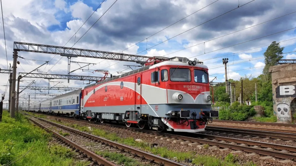 Lovitură pentru călători: Biletele de tren se vor scumpi din 15 decembrie. Cât va trebui să scoatem din buzunar în plus  